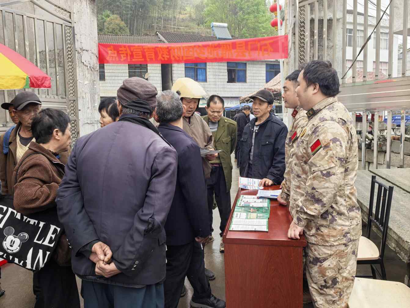 国防教育进村居。单位供图